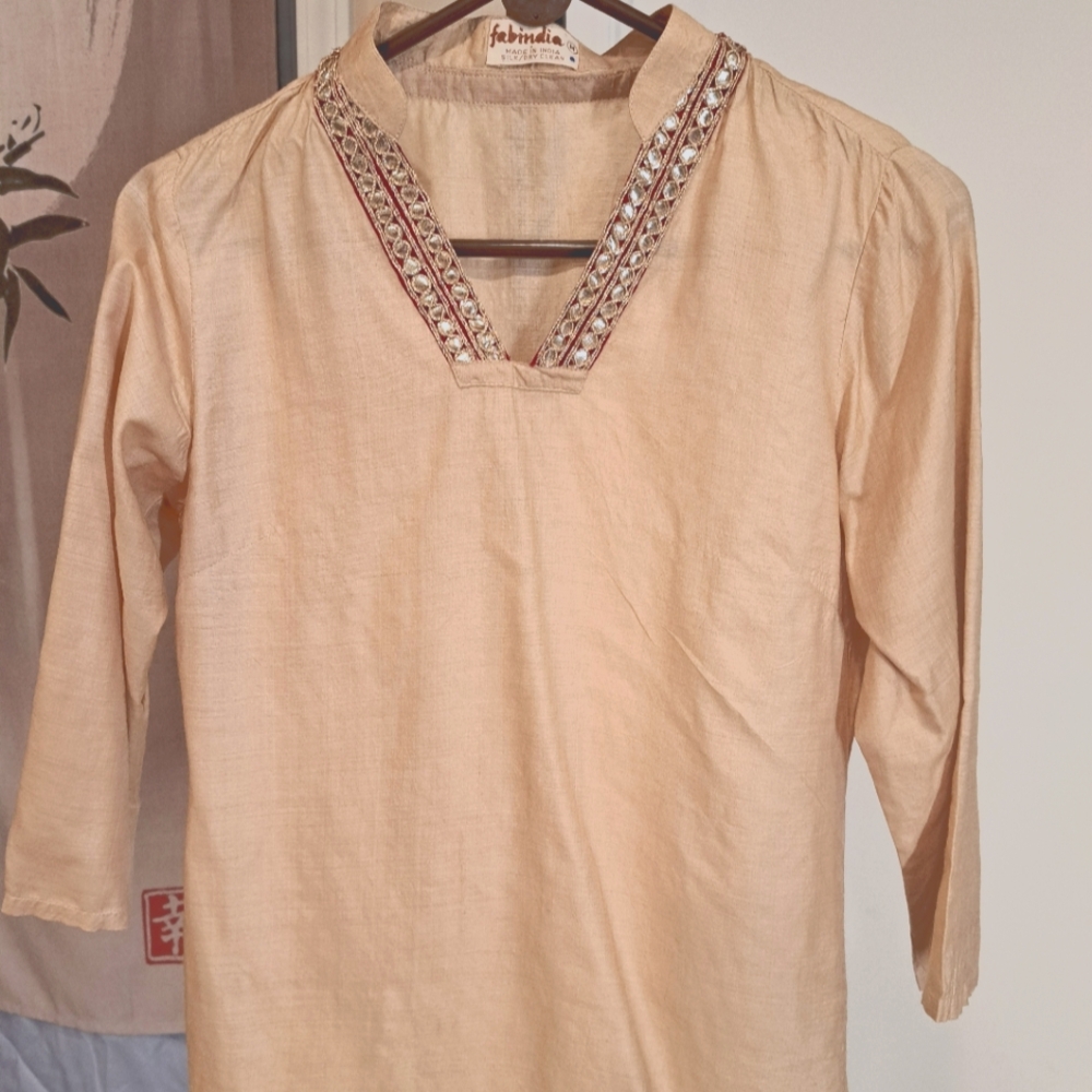 Fabindia Silk Kurta Top Kurti Shirt Size M. 3/4 Sleeve